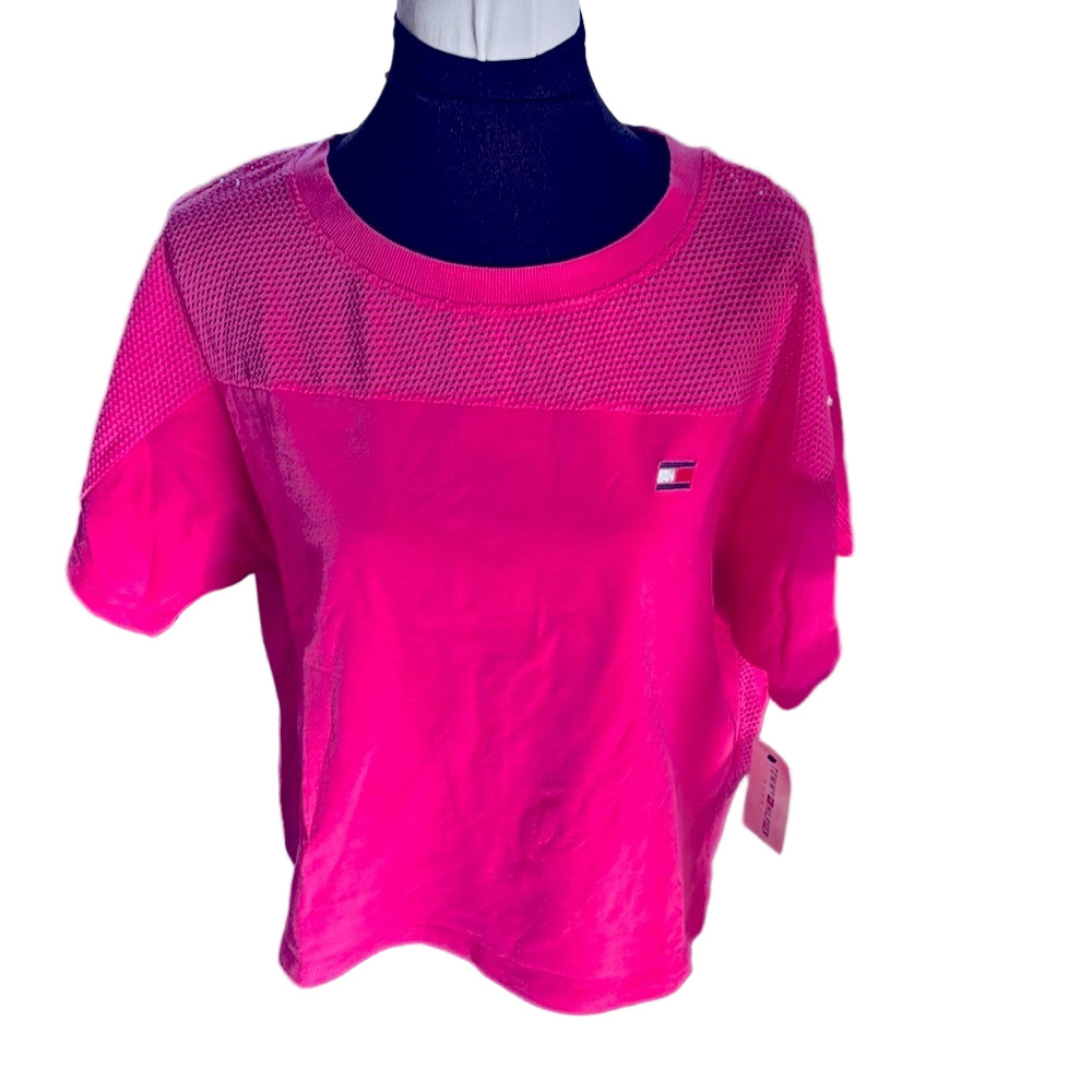 Tommy Hilfiger short sleeved tee - Size Large NWT
